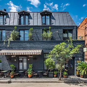 https://communal-hotel-plekhanovi.alltbilisihotels.com